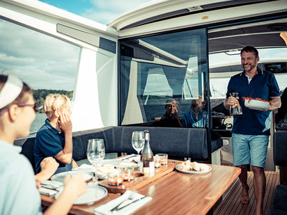 Motorboot Marex 330 Scandinavia · 2025 · MALINKONIJA (1)
