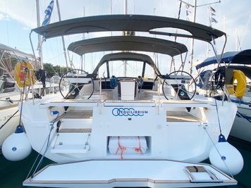 Velero Dufour 41 · 2025