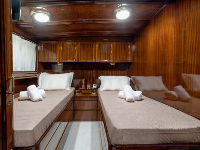 Bateau à moteur Custom Motorsailer · 1984 · Spirit L (1)