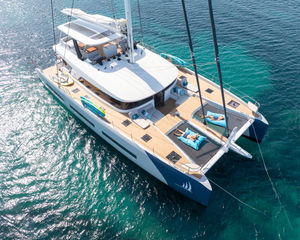 Lagoon Seventy 7