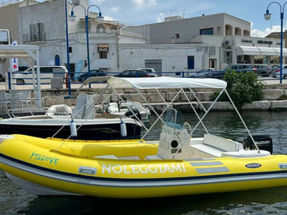 Barco a motor Custom Built · 2019 · Yellove (1)