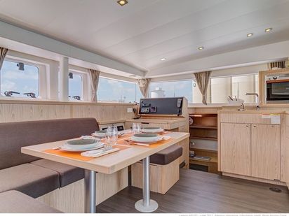Catamaran Lagoon 410 S2 · 2016 · Providence (1)