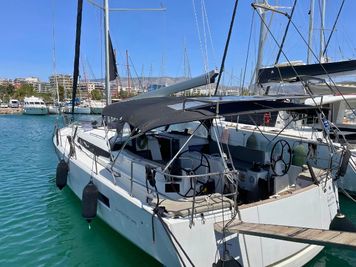 Sailboat Jeanneau Sun Odyssey 490 · 2019
