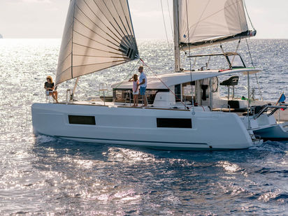 Catamaran Lagoon 40 · 2019 · Regolo (1)