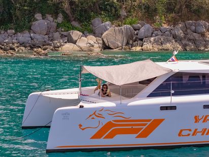 Stealth 42 - F1 Power Catamaran Half Day (1)