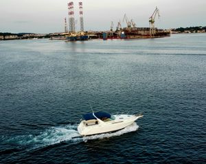 Cruisers 370 Express