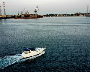 Cruisers 370 Express