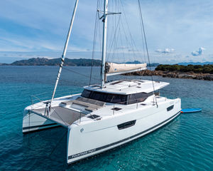 Fountaine Pajot Astrea 42