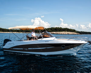 Galeon 700
