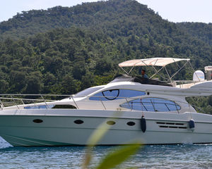 Azimut 46