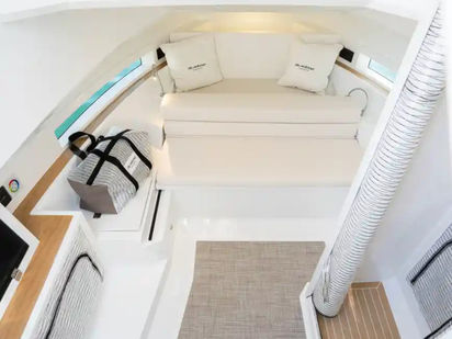 Motorboat De Antonio D32 · 2024 · Chic & Tonic (1)