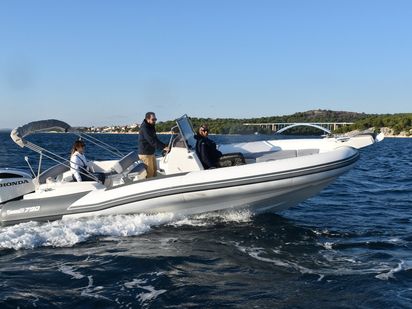 Bateau semi-rigide Marlin 790 · 2022 · NN (1)