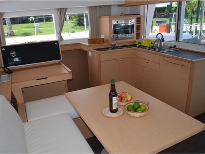 Catamaran Lagoon 400 S2 · 2014 · Boa Vida (1)