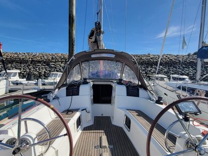 Sailboat Jeanneau Sun Odyssey 379 · 2012 · Grenat (1)