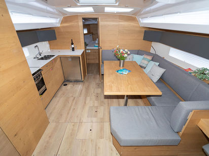 OLLIE new 2024 (air condition, cross-cut dacron sails) (1)