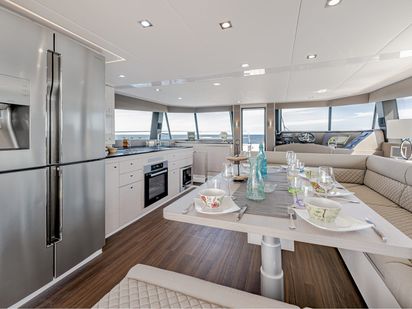 Catamaran Overblue 54 · 2025 · Mavic (1)