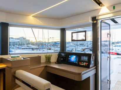 7272244820000102903 (1)