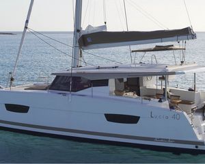 Fountaine Pajot Lucia 40