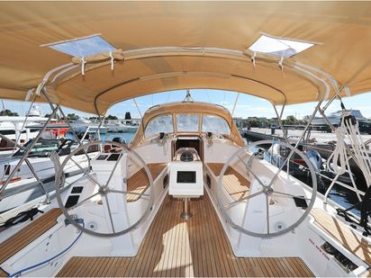 Sailboat Bavaria Cruiser 37 · 2017 (0)