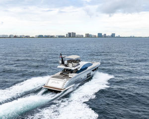 Azimut 72 Fly