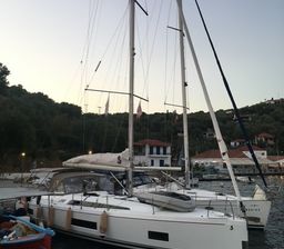 Sailboat Beneteau Oceanis 46.1 · 2021