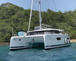 Fountaine Pajot Astrea 42