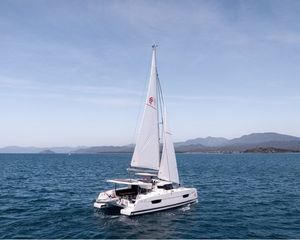 Fountaine Pajot Isla 40