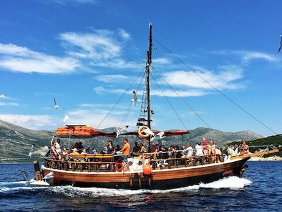 Traditional Galleon Mare (1)