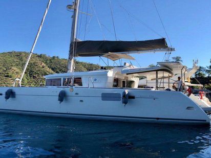Lagoon 450F (1)