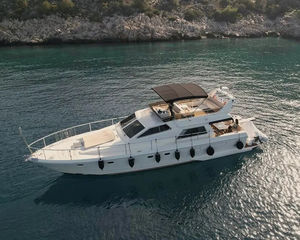 Ferretti 52