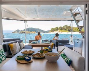 Lagoon 43