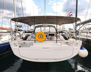 Dufour 470
