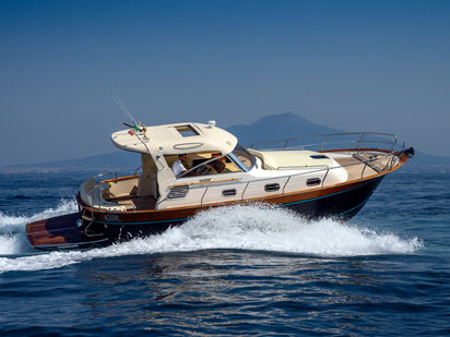 Barco a motor Mimi Libeccio · 2015 (0)