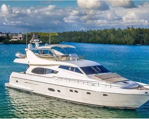 Ferretti 730