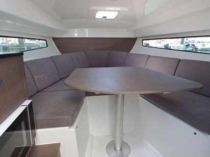 Beneteau 8 (1)