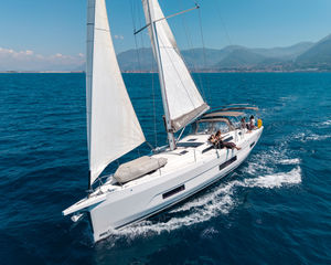 Dufour 470