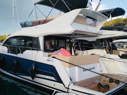 Sealine F430