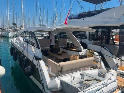 Sealine S335